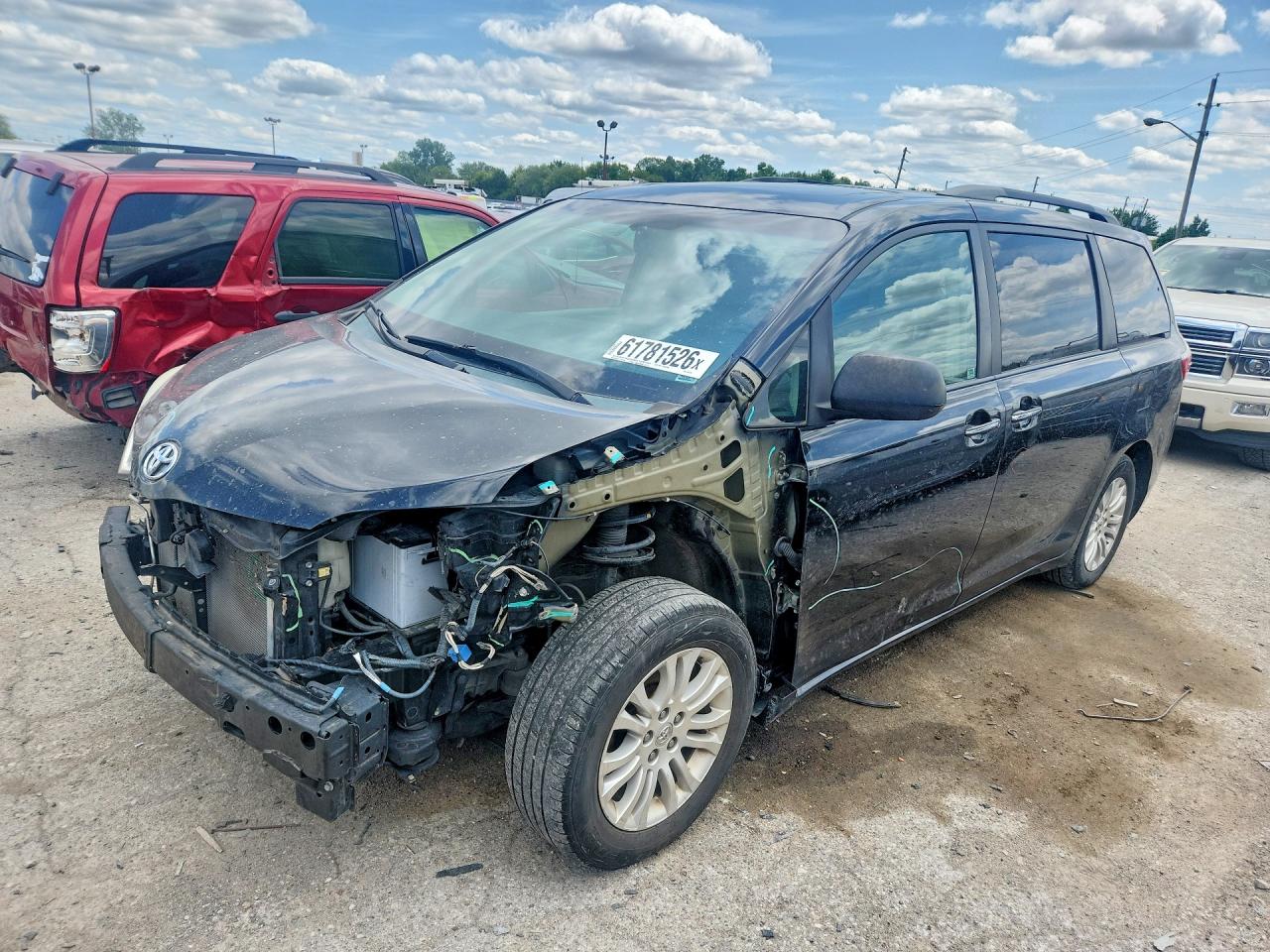 2015 TOYOTA SIENNA
