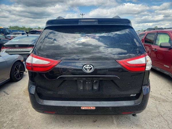 2015 TOYOTA SIENNA