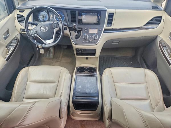 2015 TOYOTA SIENNA
