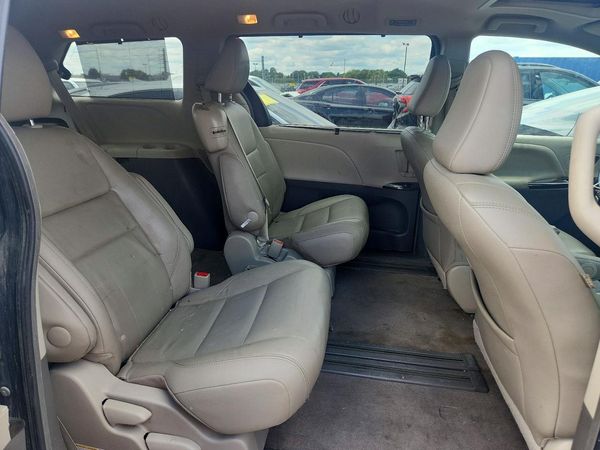 2015 TOYOTA SIENNA