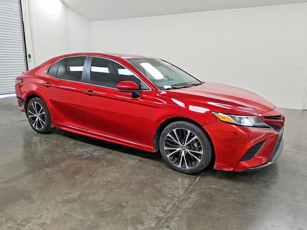 2019 TOYOTA CAMRY L/LE/SE/XLE — Passenger 3/4