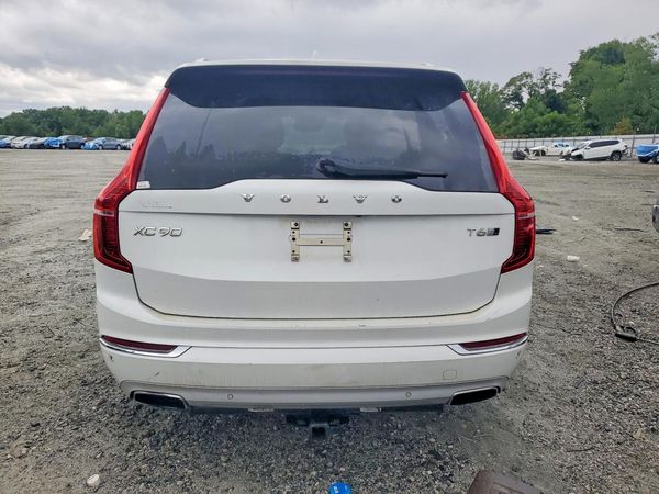 2016 VOLVO XC90