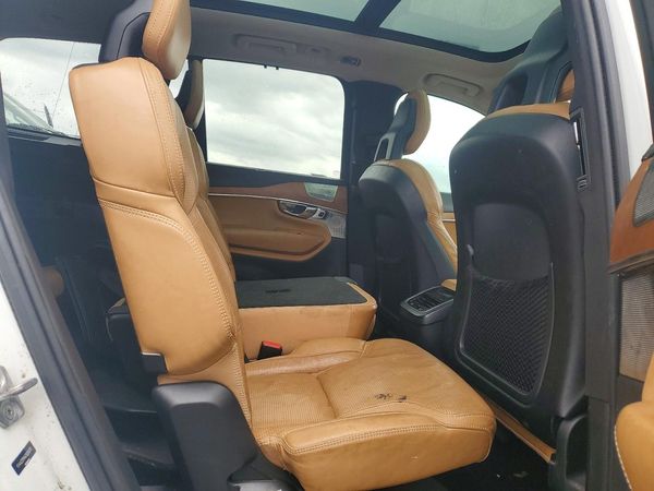 2016 VOLVO XC90