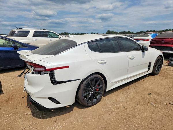 2022 KIA STINGER GT2