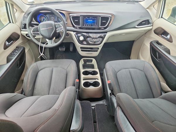 2018 CHRYSLER PACIFICA LX