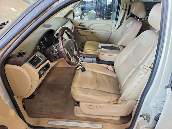 2013 CADILLAC ESCALADE ESV Luxury