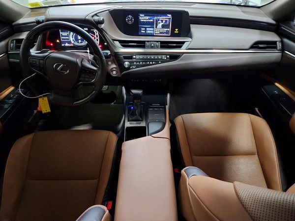 2021 LEXUS ES 250