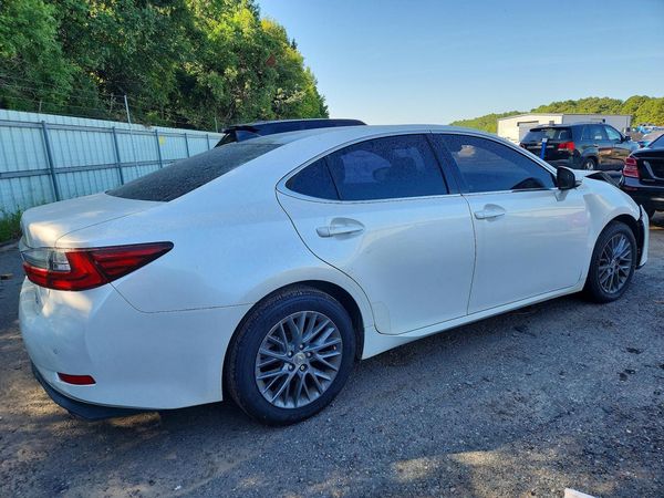 2018 LEXUS ES