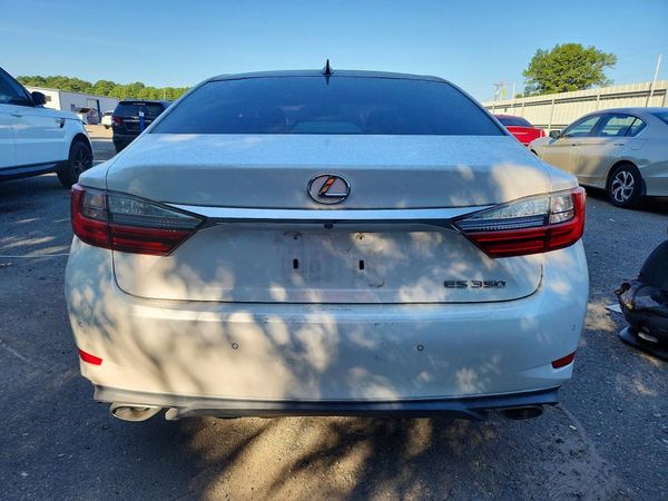 2018 LEXUS ES