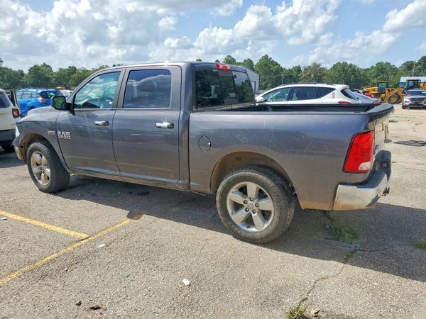 2016 RAM 1500 SLT
