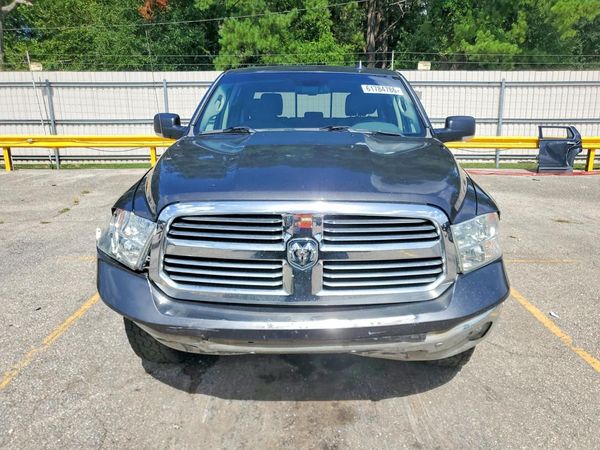 2016 RAM 1500 SLT