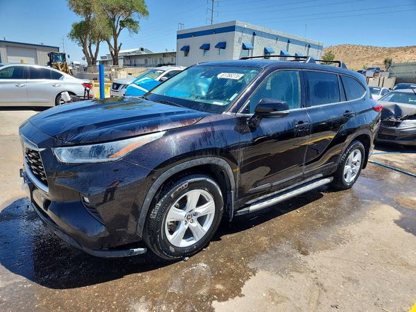 2021 TOYOTA HIGHLANDER LE
