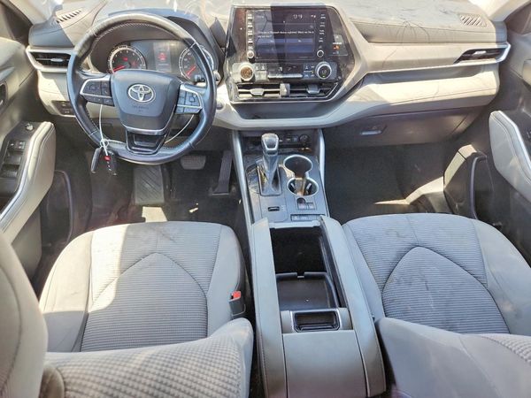 2021 TOYOTA HIGHLANDER LE