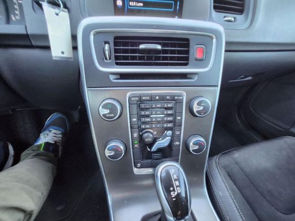 2014 VOLVO S60