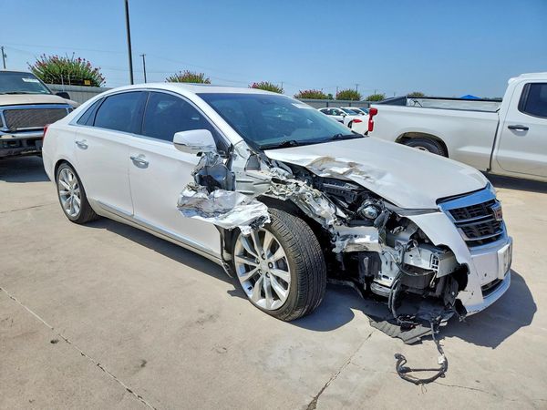 2017 CADILLAC XTS Luxury