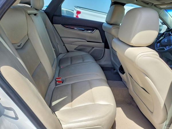 2017 CADILLAC XTS Luxury