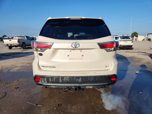2016 TOYOTA HIGHLANDER