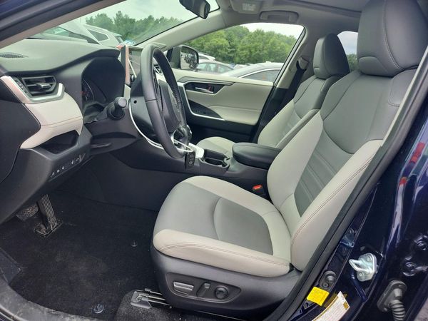 2019 TOYOTA RAV4 XLE Premium