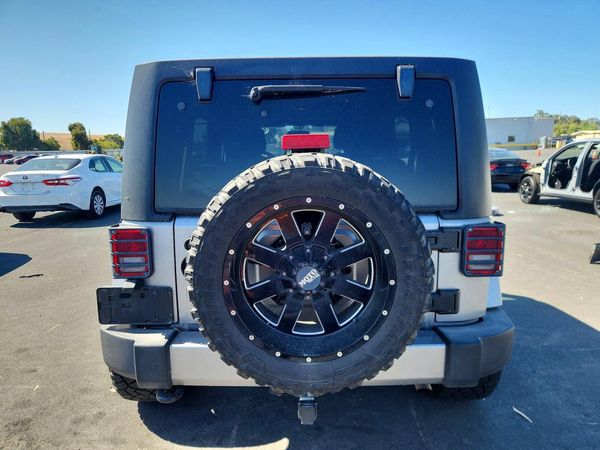 2017 JEEP WRANGLER UNLIMITED SAHARA 4X4