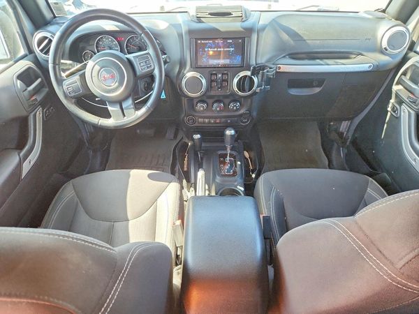 2017 JEEP WRANGLER UNLIMITED SAHARA 4X4