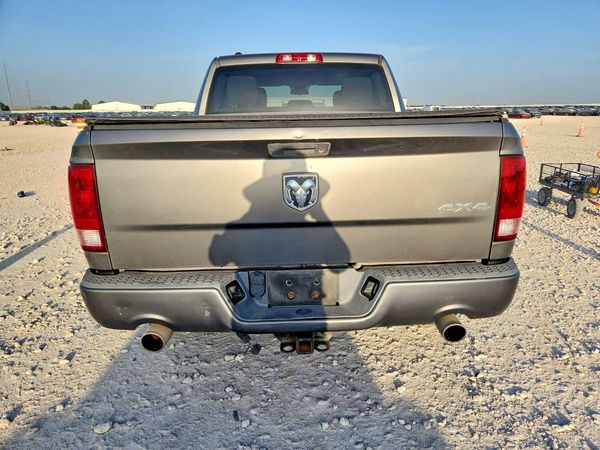 2013 RAM 1500 ST