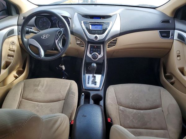 2012 HYUNDAI ELANTRA