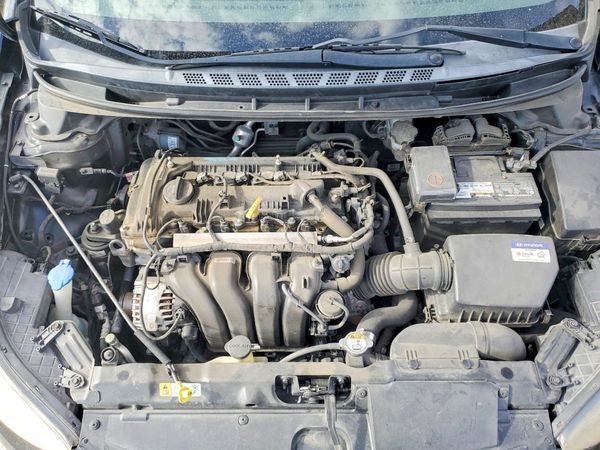 2012 HYUNDAI ELANTRA