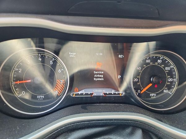 2015 JEEP CHEROKEE Trailhawk — ODOM