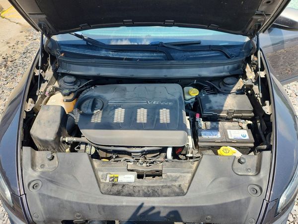2015 JEEP CHEROKEE Trailhawk — Engine bay