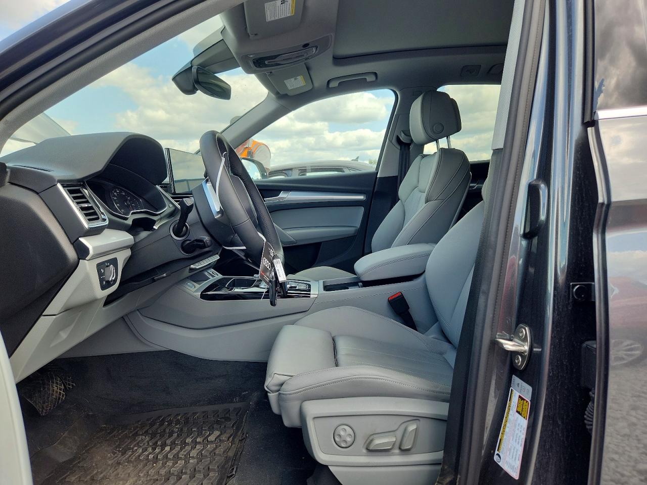 2024 AUDI Q5 S Line quattro Premium