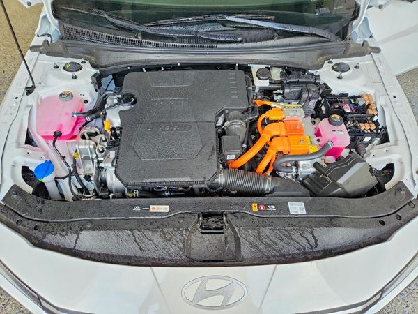 2026 HYUNDAI ELANTRA HYBRID
