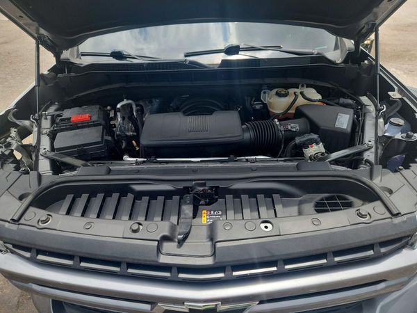 2019 CHEVROLET SILVERADO RST — Engine bay
