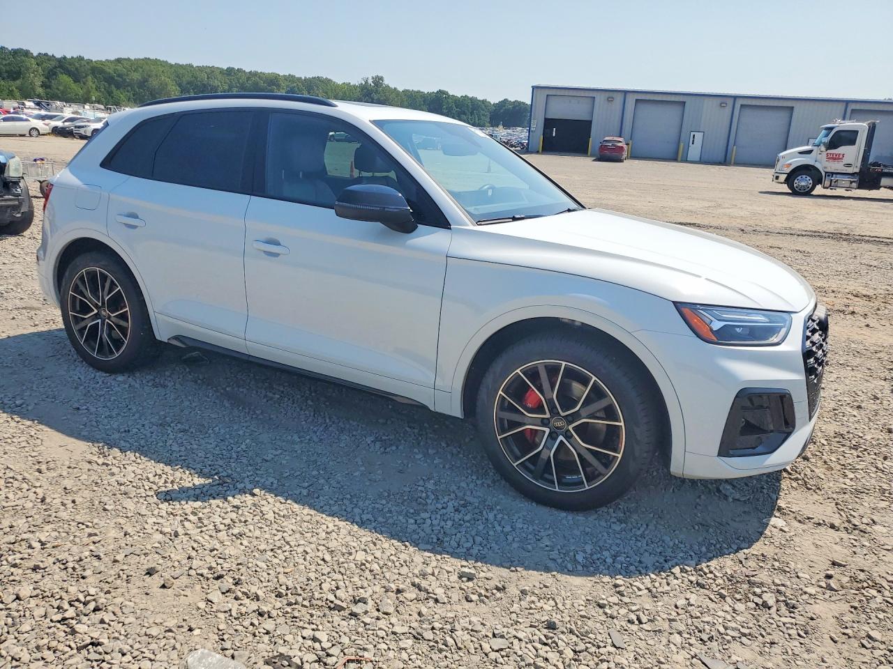 2025 AUDI SQ5 quattro Premium Plus