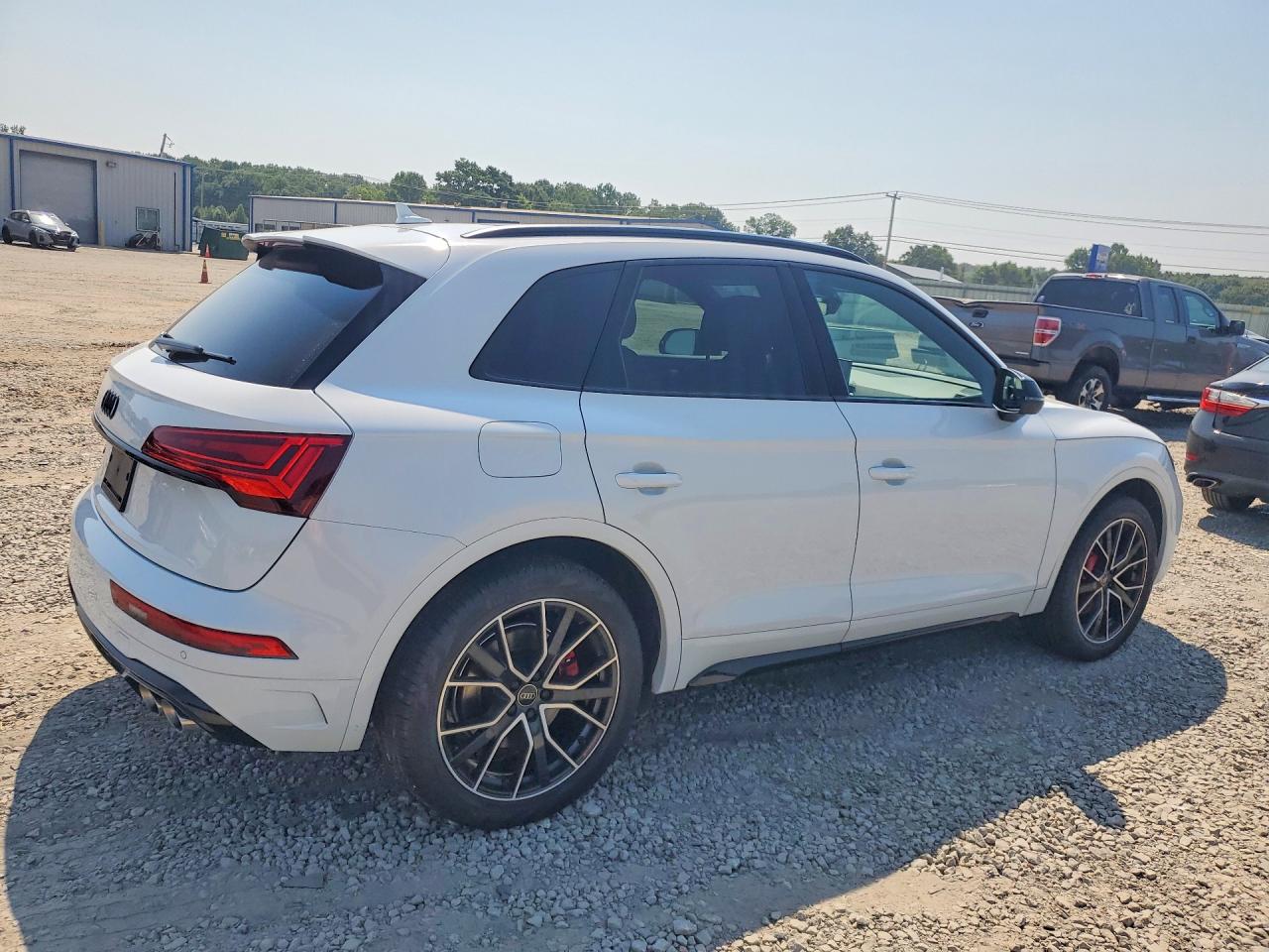 2025 AUDI SQ5 quattro Premium Plus