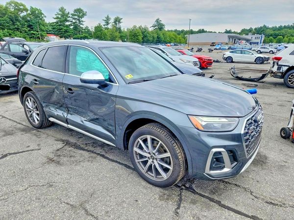 2022 AUDI SQ5 quattro Premium