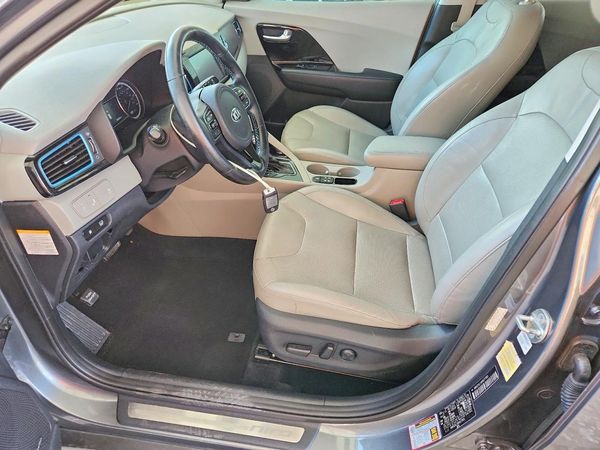2017 KIA NIRO Touring / Touring Tech