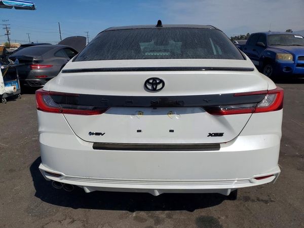 2025 TOYOTA CAMRY