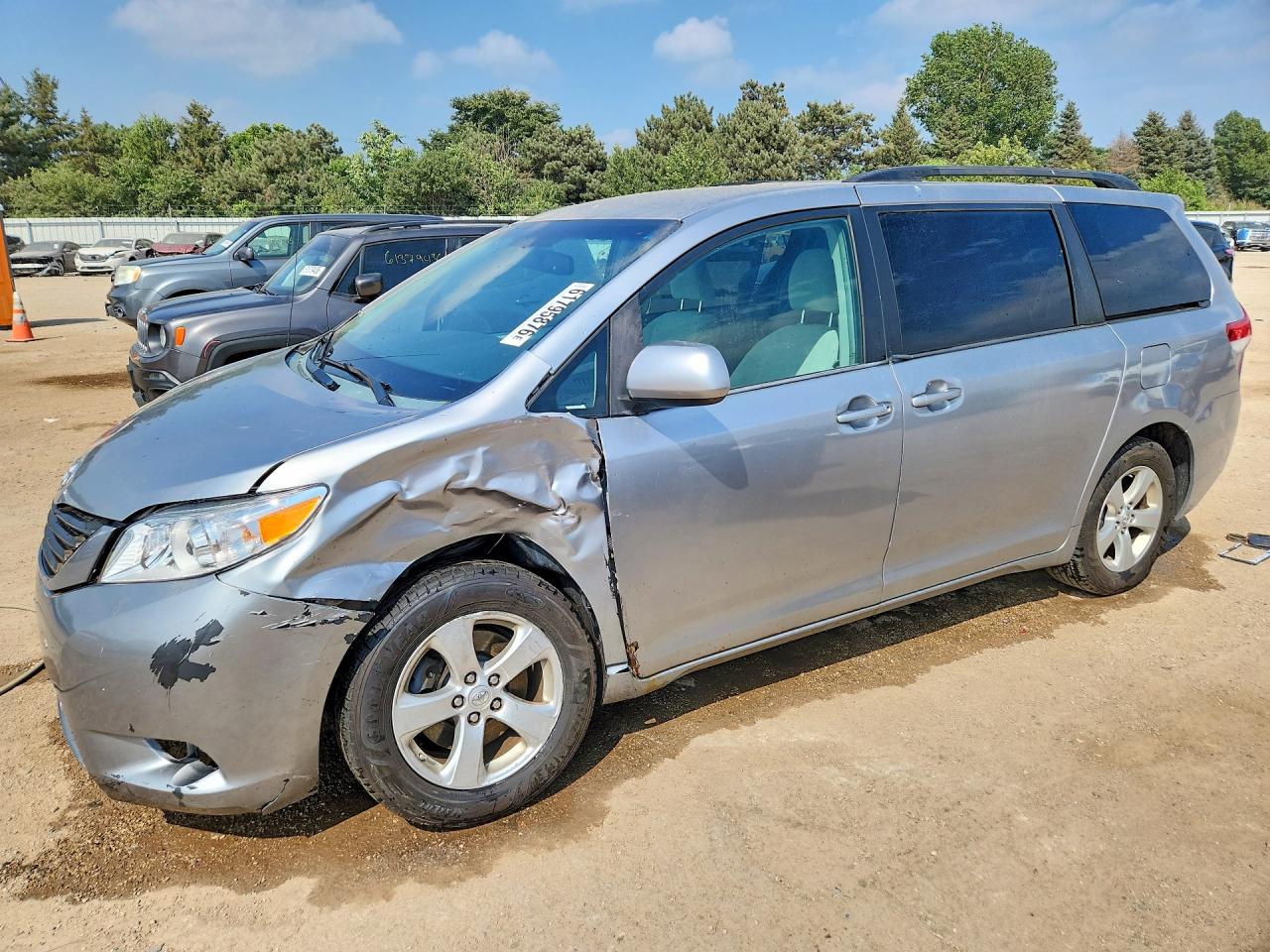 2013 TOYOTA SIENNA
