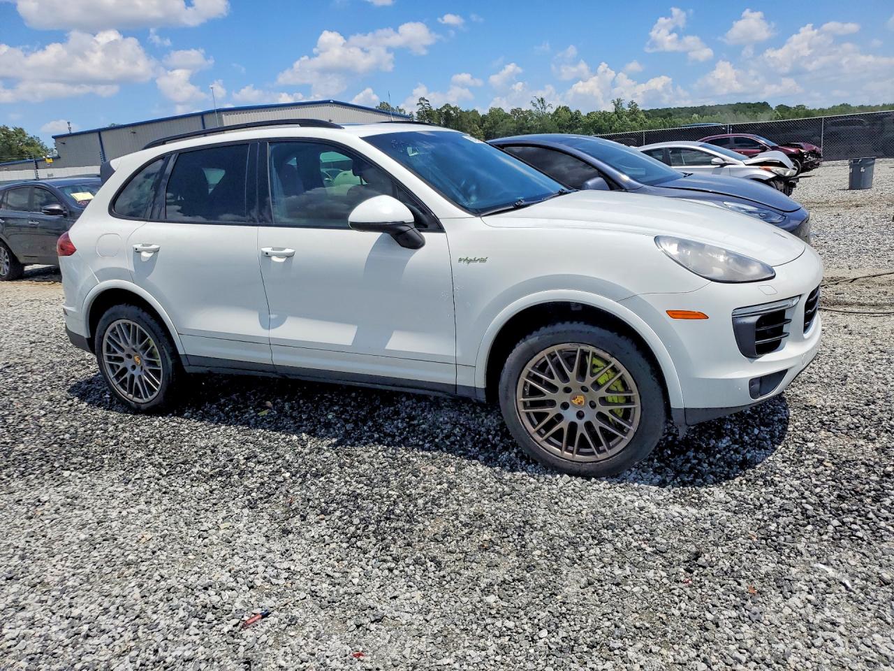2017 PORSCHE CAYENNE E-Hybrid