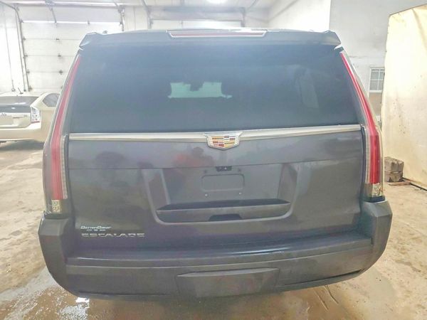 2017 CADILLAC ESCALADE
