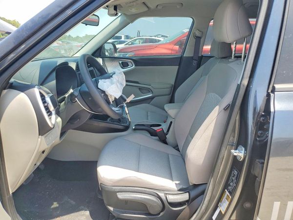 2024 KIA SOUL LX, S