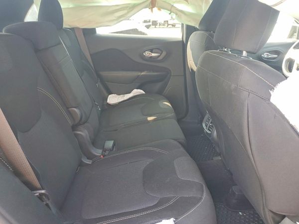 2015 JEEP CHEROKEE LATITUDE 4X4