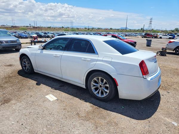 2018 CHRYSLER 300