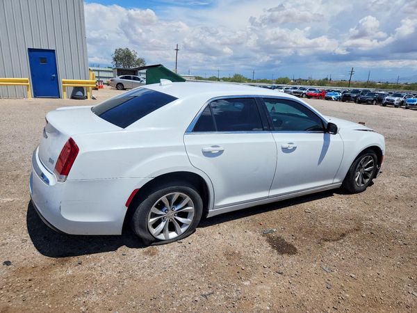 2018 CHRYSLER 300