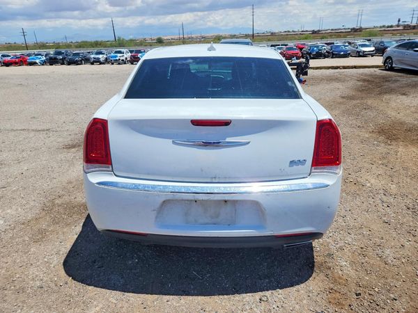 2018 CHRYSLER 300