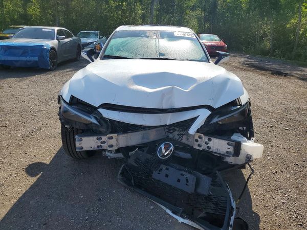 2021 LEXUS IS