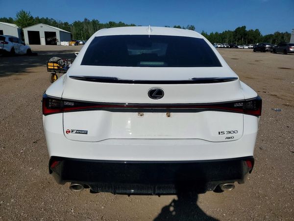 2021 LEXUS IS