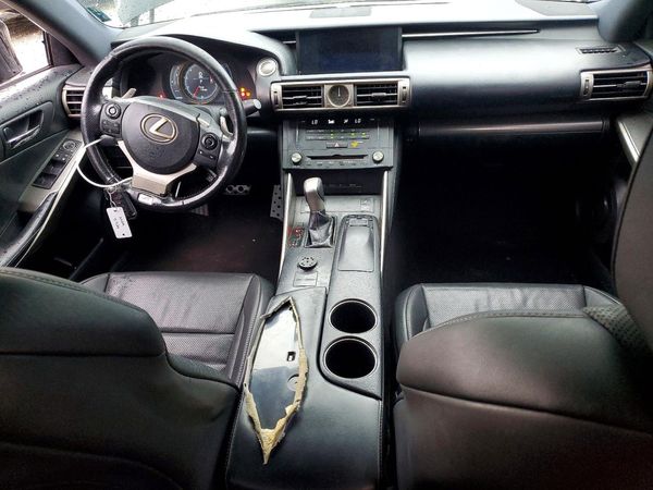 2016 LEXUS IS 200t