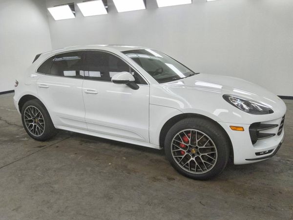 2015 PORSCHE MACAN