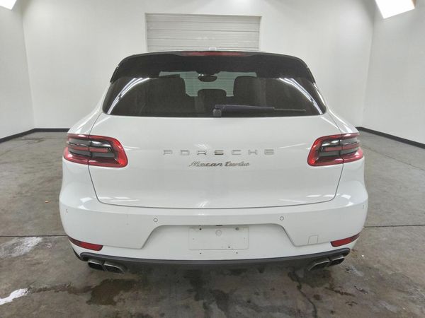 2015 PORSCHE MACAN